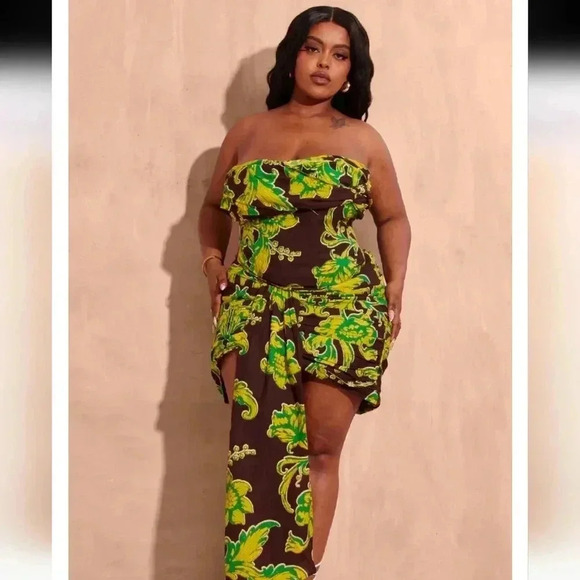 Pretty Little Thing | Brown Floral Boning Dipped Hem Corset Top - Plus size - Picture 3 of 7